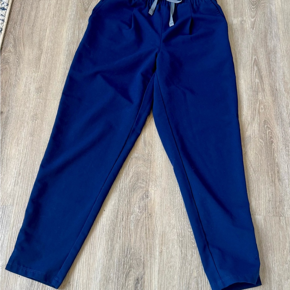 Figs Women’s Navy Scrub Bottoms - Sz Small